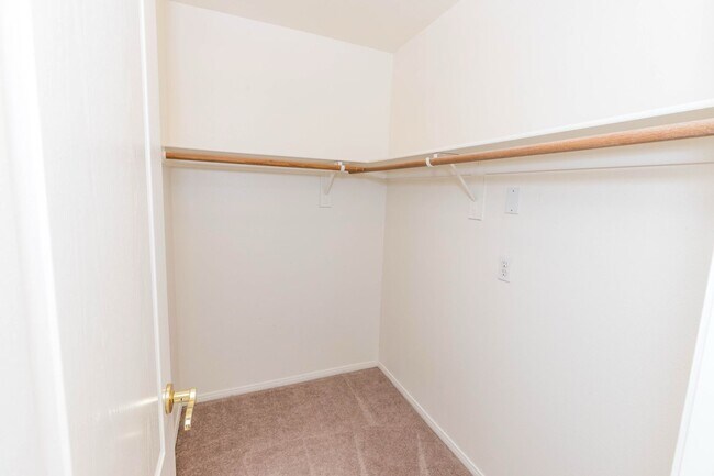 Building Photo - Move In Special Available! 2 Bedroom Townh...