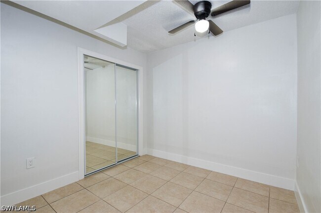 Building Photo - 200 Turtle Lake Ct