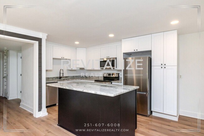 Building Photo - 2365 Sybel Dr