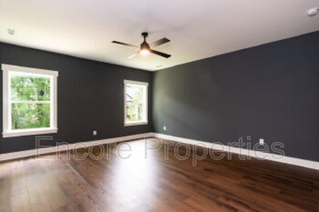 Building Photo - 1406 Gearwood Ave