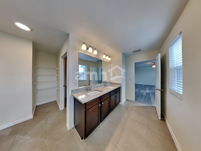 Building Photo - 3219 Magnolia Meadows Dr