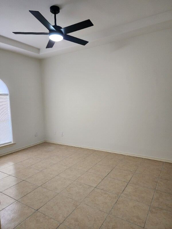 Building Photo - 600 Buena Vista Dr