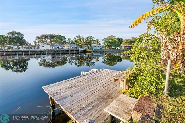 Building Photo - 447 Sunshine Dr