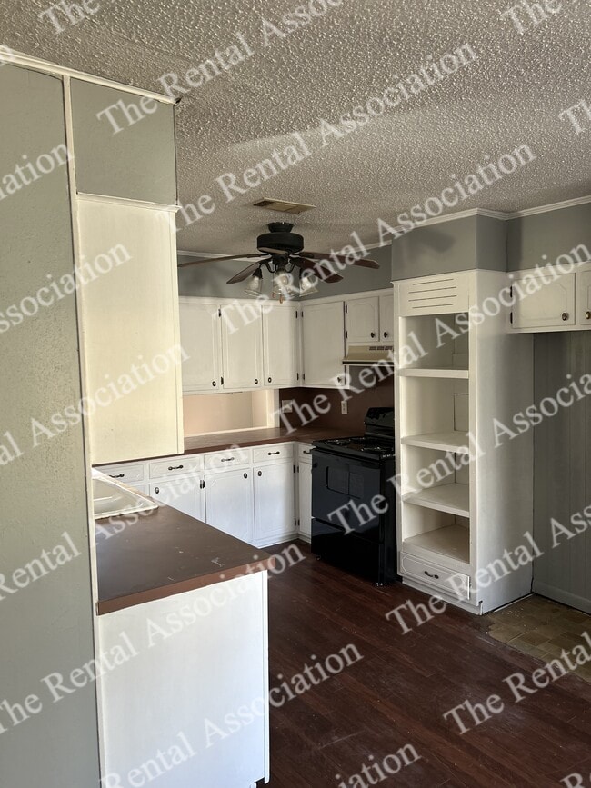 Building Photo - 56 Martha Dr