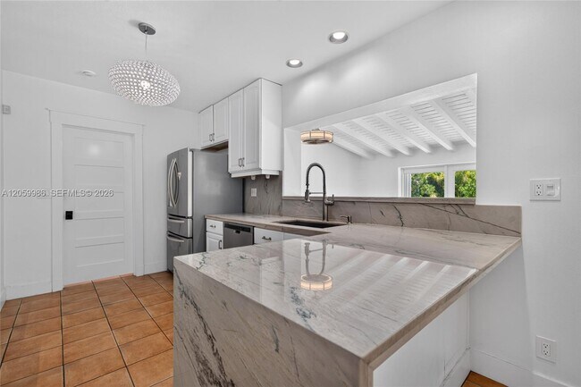 Building Photo - 12935 SW 81st Ave