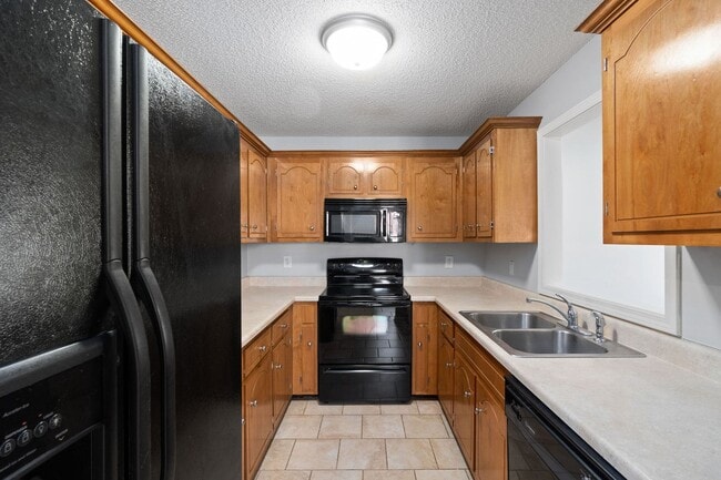 Building Photo - 3832 Cannondale Dr