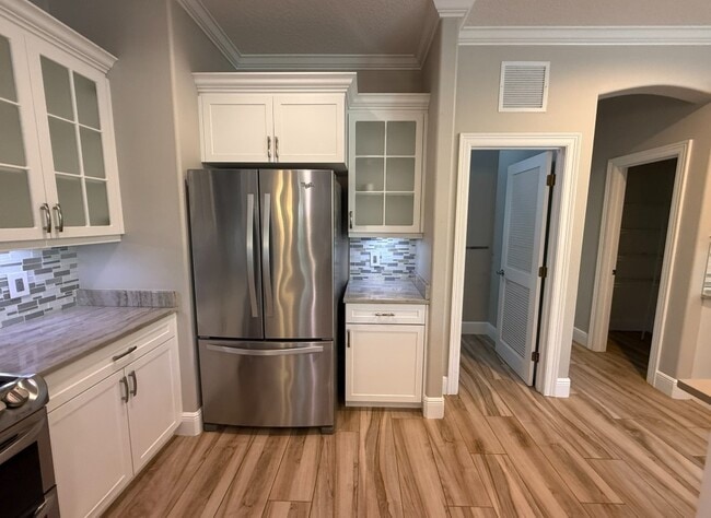 Building Photo - 6331 Yellow Wood Pl