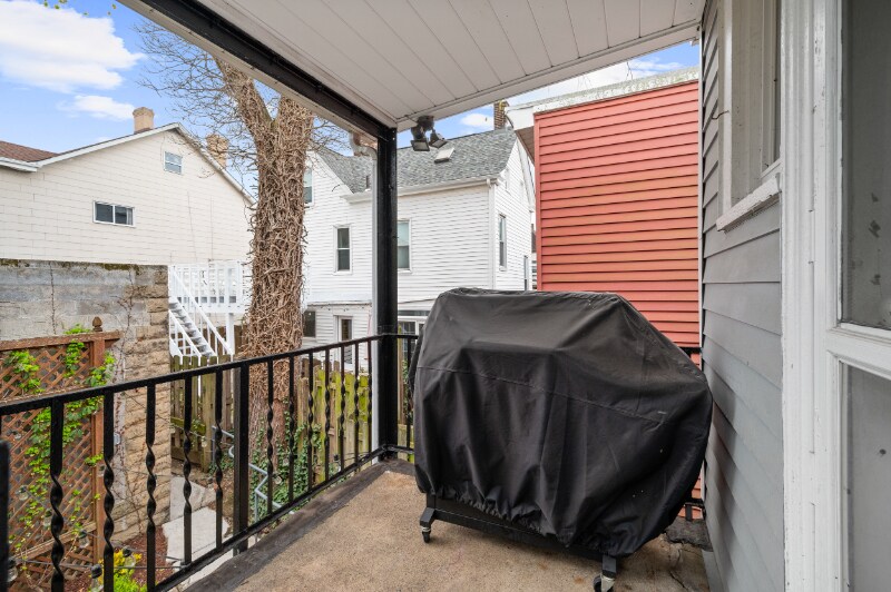Building Photo - 215 Elysian St