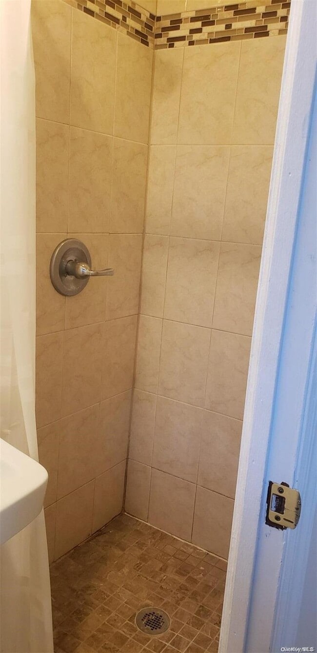 Building Photo - 430 Main St