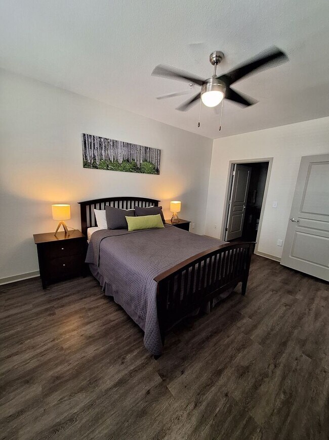 Building Photo - CH-Cortland Flatirons