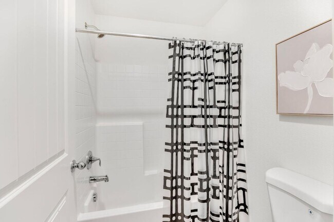 Building Photo - Spacious 3-Story Home in Rancho Cordova