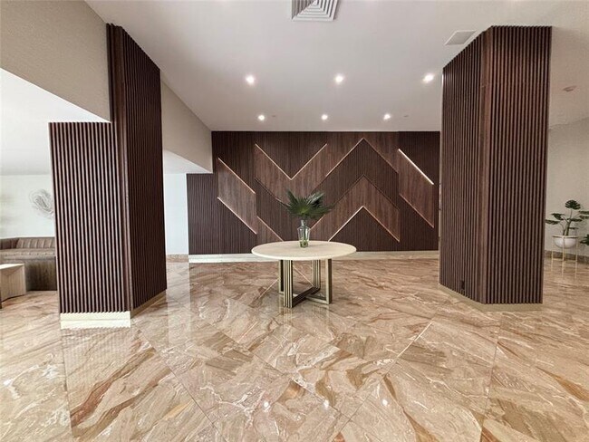 Building Photo - 1370 S Ocean Blvd