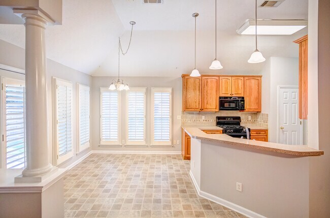 Building Photo - 1964 Chancellor Ridge Rd