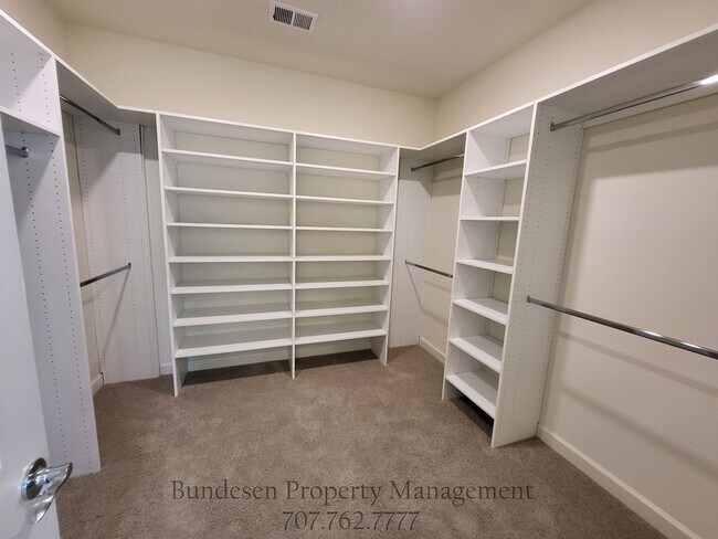 Building Photo - Beautiful 4 Bed / 3 Bath Home in Desirable WillowGlen Community ~7610 Wildrose Way, Rohnert Park