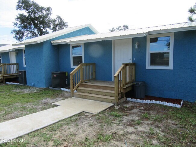Building Photo - 9809 Clarence St