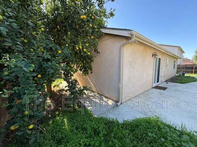 Building Photo - 3118 W Flagstaff Ave