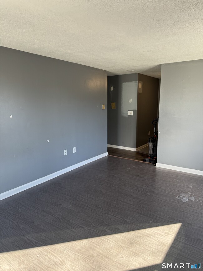 Building Photo - 356 Franklin Ave