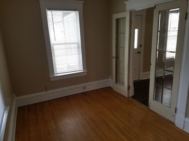 Building Photo - 3 bedroom 1 bath house