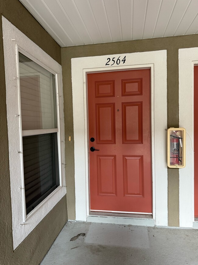 Building Photo - 2564 Golden Lake Loop