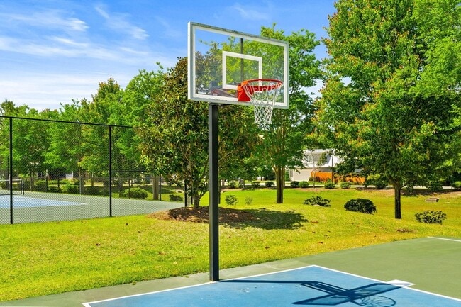 Building Photo - 106 Hibernate Way