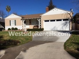 Charming 3 bedroom Valley Village - 12607 Collins St
