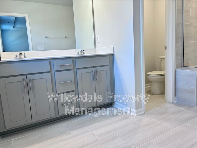 Building Photo - 514 Light Oak Wy