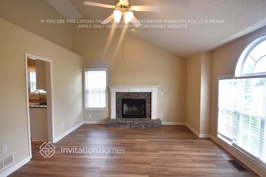 Building Photo - 4067 Mt Vernon Dr