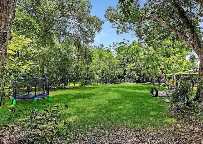 Building Photo - Charming 3-Bedroom Cottage in the Heart of Leesburg!