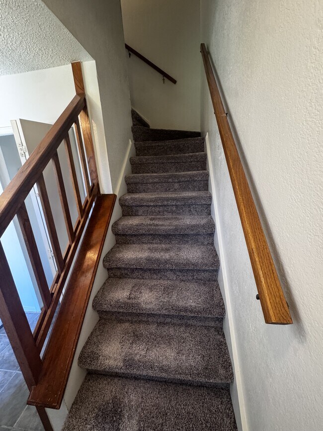 Building Photo - 1613 Bobby Lee Dr