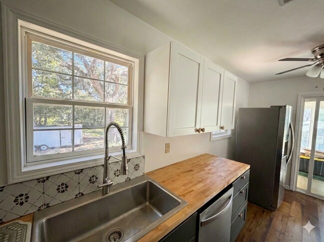 Building Photo - 2647 Blind Rd