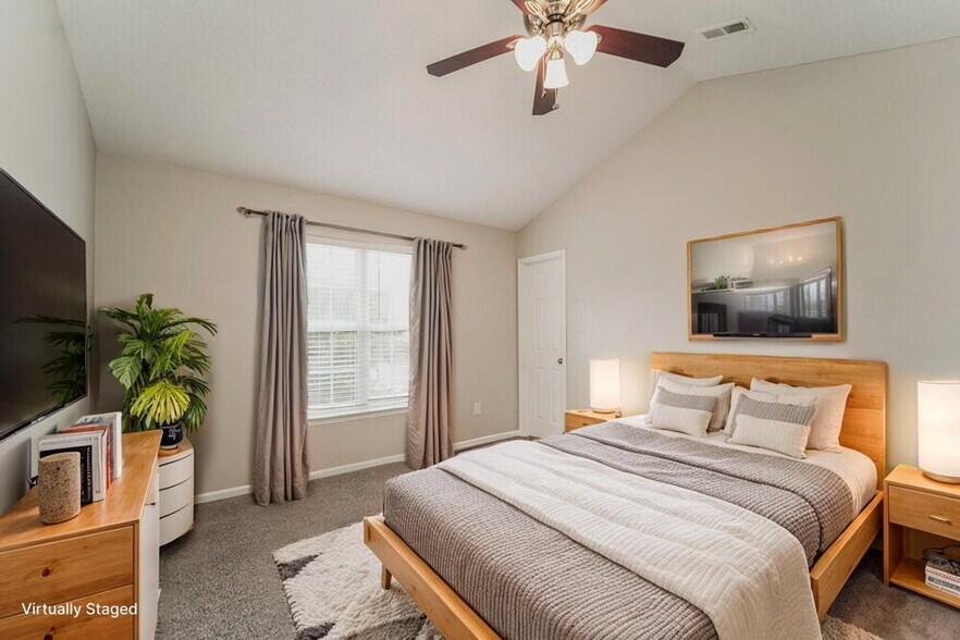 Building Photo - 14313 Blue Grass Dr