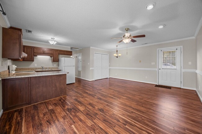 Building Photo - Two bedroom in Coats, NC!