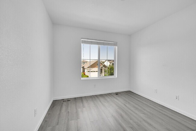 Building Photo - $3,125.00 - 4 Bedroom, 3.5 Bathroom, Singl...