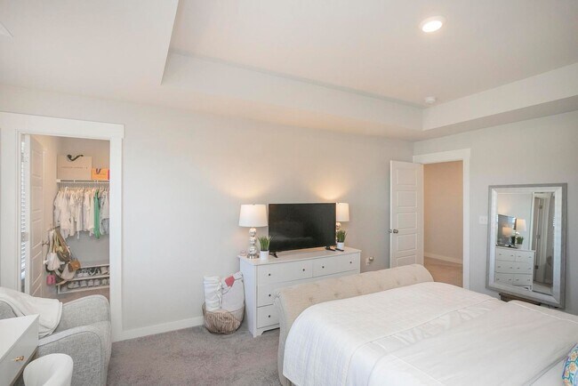 Building Photo - 517 Swanholme Dr