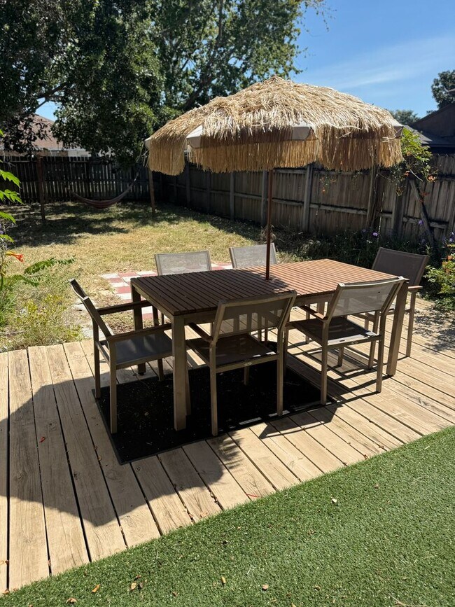 Building Photo - Destin townhome...AVAILABLE NOW!!!