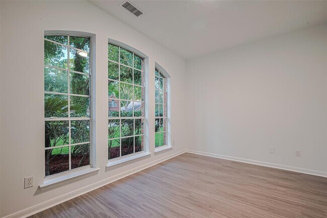 Building Photo - 2118 Westover Park Cir