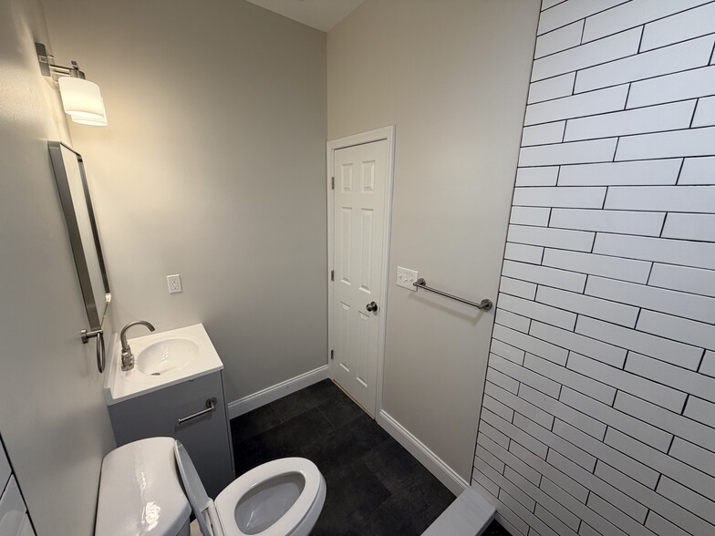 En Suite Bath to Primary Bedroom - 3 E Overlea Ave