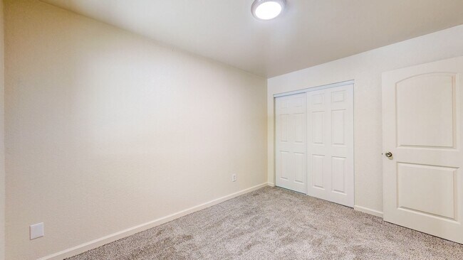 Building Photo - 360 Manka Cir