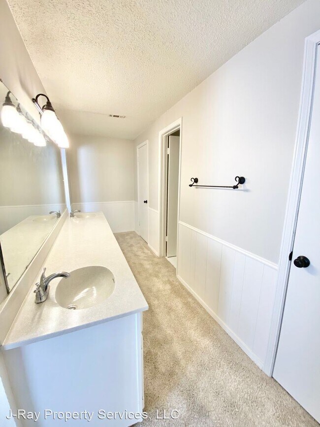 Building Photo - 3 br, 2 bath House - 213 Laura Drive