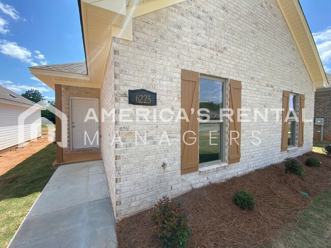 Building Photo - Home for Rent in Montgomery!!! Available t...