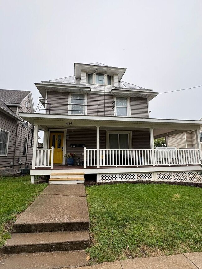 Building Photo - $5,400 | 7 Bedroom, 5 Bathroom Single Family Home | No Pets* | Available for August 1st, 2027 Mov...