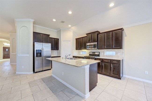 Building Photo - 6519 Point Hollow Ln