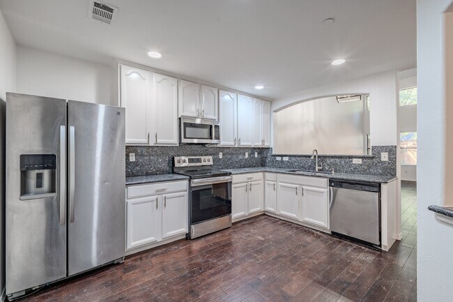 Building Photo - 1144 Landon Ln