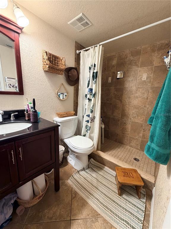 Building Photo - 720 N Village Dr