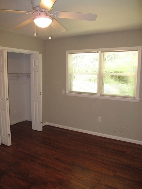 Building Photo - 60 Caroline Ave