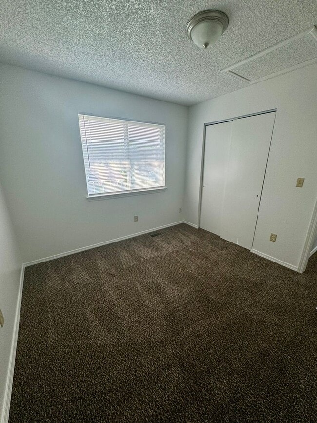 Building Photo - Lovely 3 bedroom/2 bath home in Fountain V...