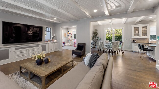 Building Photo - 1064 Amalfi Dr