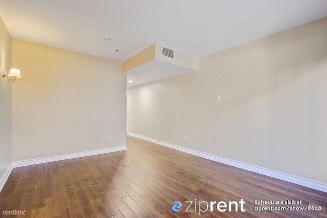 Building Photo - 3 br, 2 bath Condo - 1726 South Bentley Av...