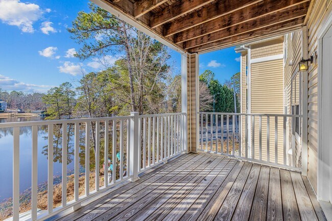 Building Photo - 3 Bedroom Lake View Condo on McFayden Lake with Lakeviews