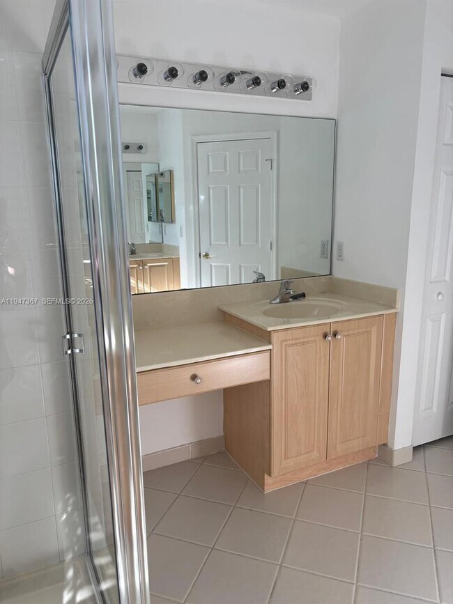 Building Photo - 15845 SW 49th Ct